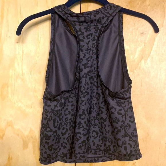 Athleta leopard print, crop tank top size S - Picture 3 of 7